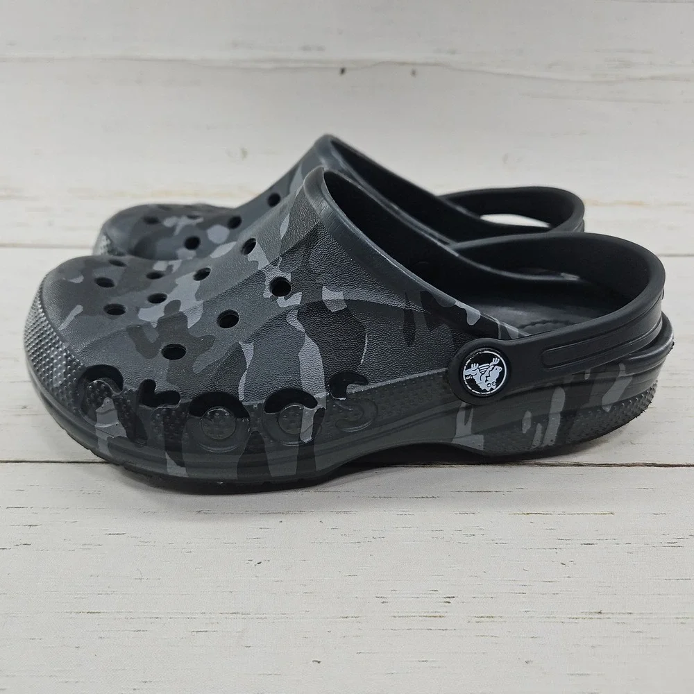 Crocs Baya Clogs Juniors J3 Unisex Black Gray Camouflage Slip On Sandals Shoes